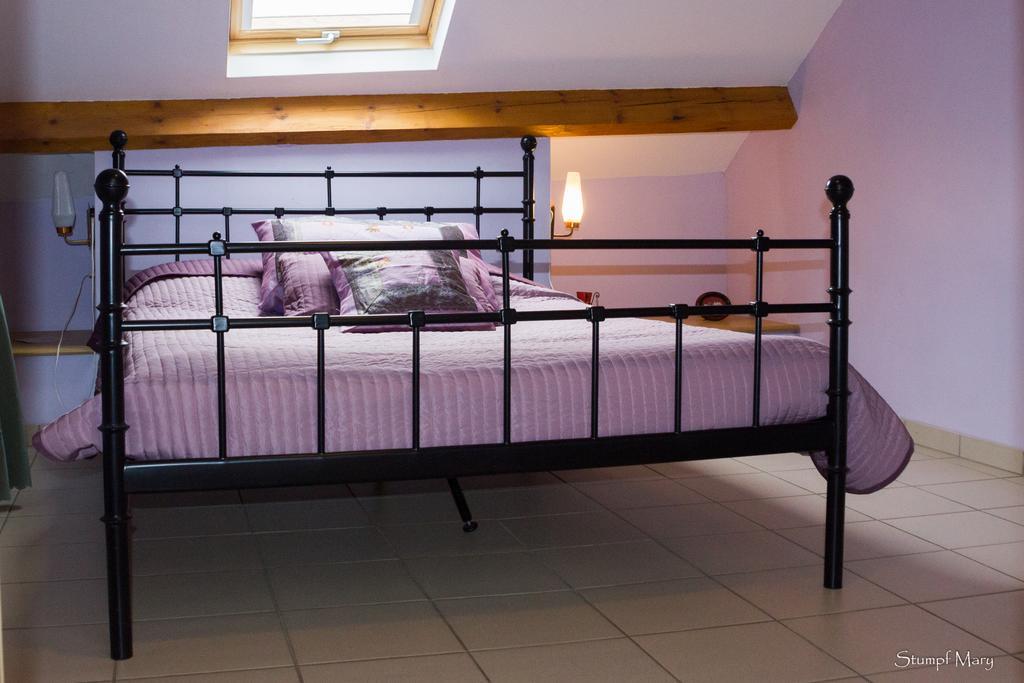 Gites "Les Framboisiers" Neufchâteau Quarto foto
